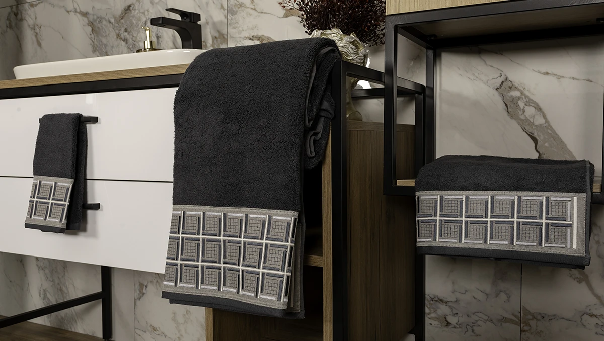 Bamboo vs. Cotton Towels: Which Is Better for You?