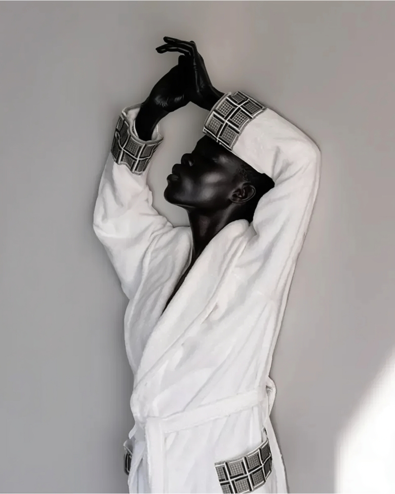 Tilsim Bathrobe - White