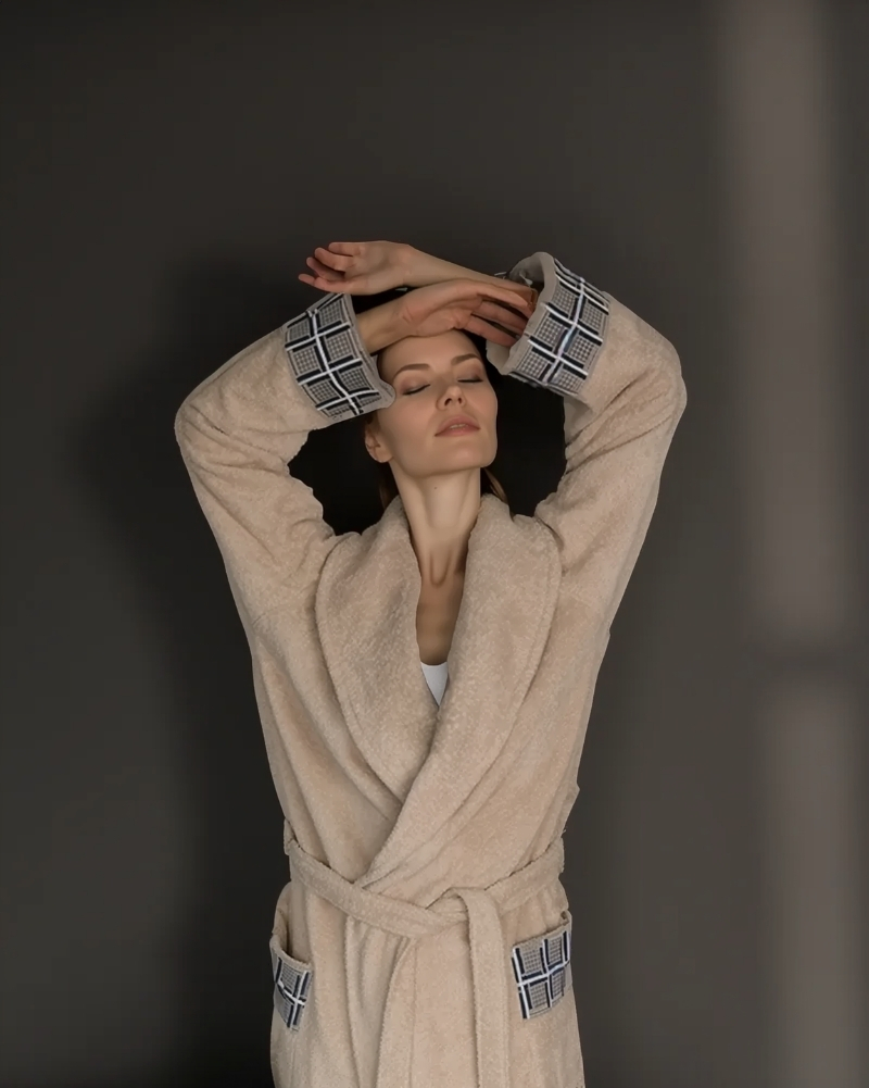 Tilsim Bathrobe - Mink